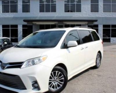 2018 Toyota Sienna XLE