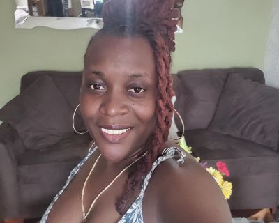 Experienced and Reliable Brooklyn Sitter, $15.5/Hour - Trustworthy Care for Your Family