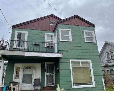 1 Bedroom 1BA 600 ft Pet-Friendly Apartment For Rent in Medford, OR