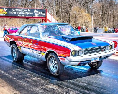 1972 Dart Swinger Bracket Car