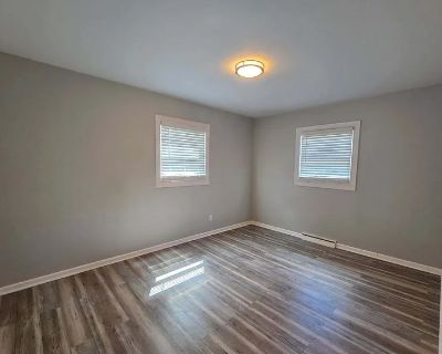 Pet friendly $950 per month room to rent in Brunswick Gardens