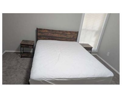 Everyone welcome. Apartment. 2 bedrooms total. 1 bedrooms available (Single Room). 2 bathrooms. 1 months minimum stay. Available now. Furnished . Parking . Terrace/ Balcony . Wifi .. 1 bdrm with a private bathroom available for rent. The bedroom is furnished with a queen size bed, side tables, and small dresser. It is carpeted and has a decent size closet. There is a window in the room with nat...