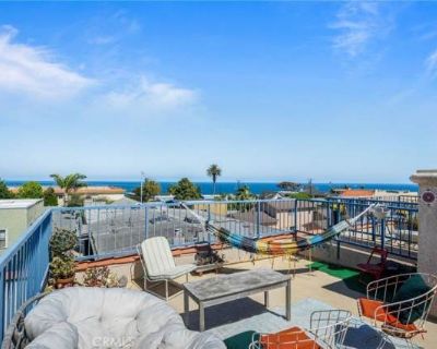 3 Bedroom 3BA 1289 ft Townhouse For Rent in Los Angeles, CA