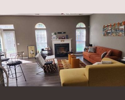 Professionals. House. 3 bedrooms total. 1 bedrooms available (Single Room). 2 bathrooms. 0 months minimum stay. Available now. Furnished . Parking . TV . Wifi .. Quiet, professional male in early 50s non-smoker, friendly, respectful, and easygoing. Ideal for someone seeking a peaceful, drama-free living environment with a reliable and considerate housemate. Let me know if you'd like to add life...