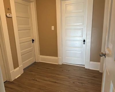 Available on: now. Unfurnished. Parking available * Internet included * LGBTQ+ friendly * Students welcome Fabiola Martinez will require background checks for this room Learn more. Property Features: Fresh renovations throughout (new windows, new flooring, updated bathroom, kitchen, ac) Central heating with ac. Rent $850 per month Bills Included Security deposit $850 Property type House Room fu...