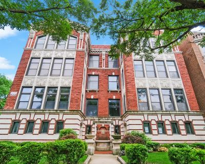 4 Bedroom 2BA 2200 ft Condo For Sale in Chicago, IL