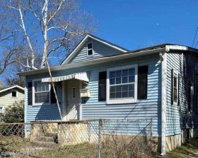 3 Bedroom 1BA 816 ft Single Family Home For Sale in CLEMENTON, NJ