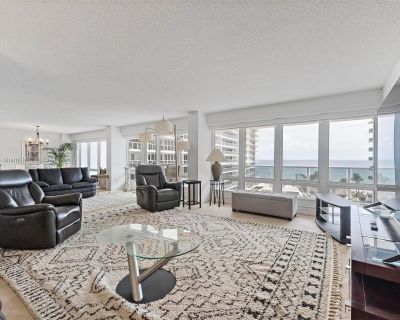 3 Bedroom 3BA 2480 ft Furnished Condo For Rent in Fort Lauderdale, FL