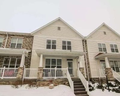 2 Bedroom 2.5BA 1486 ft Pet-Friendly Apartment For Rent in Madison, WI