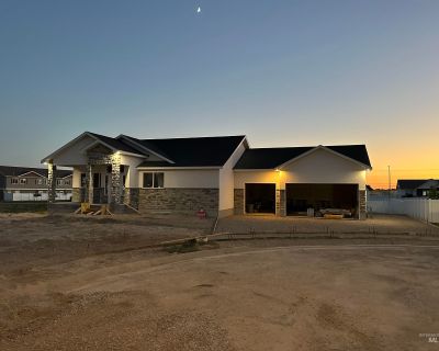 3 Bedroom 2BA 3400 ft Single Family House For Sale in Idaho Falls, ID