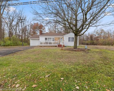 2 Bedroom 1BA 1132 ft Single Family House For Sale in Taylor, MI