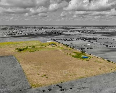 1 Bedroom 1BA 816 ft Single Family House For Sale in Schulenburg, TX