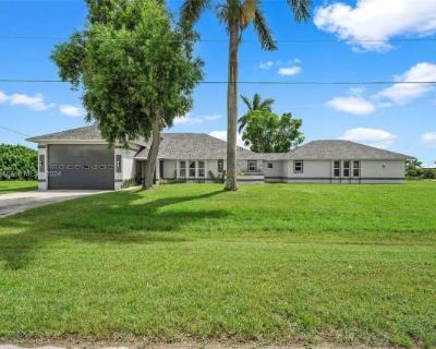 4 Bedroom 3BA 2852 ft Apartment For Rent in Cape Coral, FL