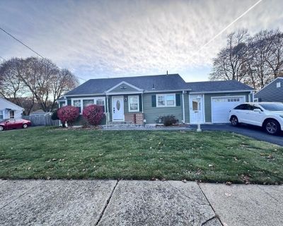 31 Dunstable St. Discover the perfect rental home for your family! This beautiful 3-bedroom single-family home offers a blend of comfort, convenience, and outdoor space.Three spacious bedrooms with plenty of natural light and closet space. A welcoming living room and a separate dining area, ideal for family time or entertaining guests. A modern kitchen equipped with appliances, ample counter sp...