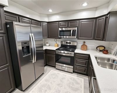 3 Bedroom 3BA 1576 ft Townhouse For Sale in Northridge, CA