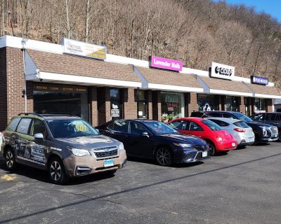 1048 ft Commercial Property For Rent in Danbury, CT