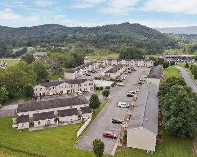 2 Bedroom 1.5BA 1000 ft Pet-Friendly Apartment For Rent in Abingdon, VA