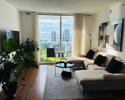 Available on: november 1. Furnished. Parking available * Internet included. Private bedroom with private bathroom Stunning sea view Fully furnished and very clean All utilities included (electricity, water, Wi-Fi, etc.) About the Apartment: 2 bed / 2 bath + den Modern kitchen and spacious living area Access to gym and pool in the building Parking spot available for $120/month Perfect for profes...