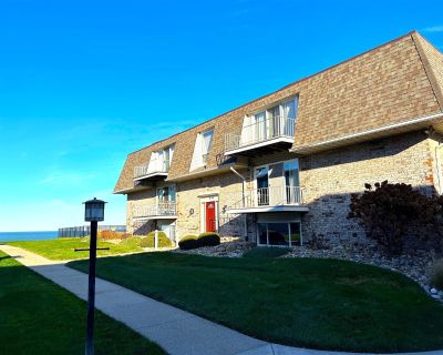 2 Bedroom 1BA 950 ft Condo For Sale in Saint Joseph, MI