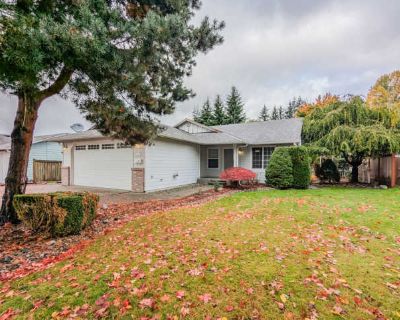 **Move-In Special** Spacious 3 bed, 2 bath rambler with office/den!. image_url. Dishwasher Pet friendly Walk in closets Fireplace Extra storage Microwave Unit Amenities carpet dishwasher extra storage fireplace garbage disposal microwave range refrigerator walk in closets Property Amenities cats allowed dogs allowed. Pets allowed. 3 Bedroom. 2 Bathroom. 1520 ft