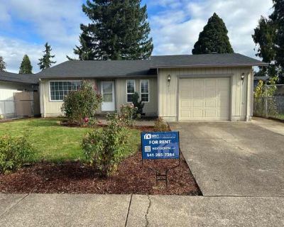 3 Bedroom 1BA 980 ft Pet-Friendly Apartment For Rent in Springfield, OR