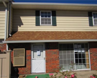 2 Bedroom 1BA 1196 ft Condo For Sale in Mentor, OH