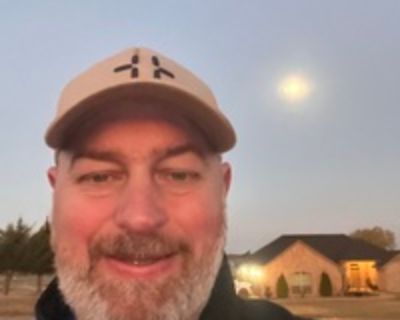 Jt C is looking for a New Roommate in Kansas City with a budget of $600.00