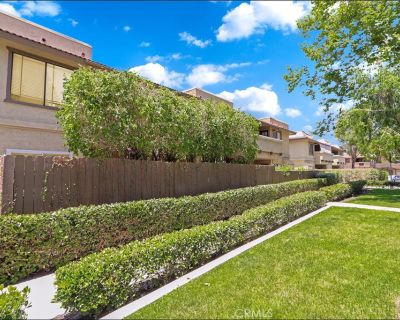2 Bedroom 2BA 1022 ft Condo For Sale in Lake Forest, CA