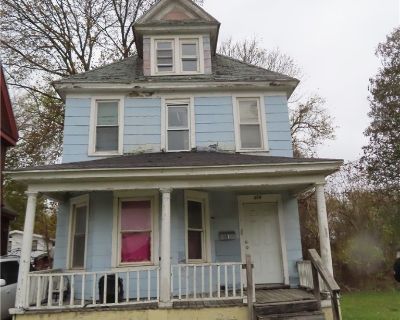 3 Bedroom 1BA 1197 ft Single Family House For Sale in Syracuse, NY