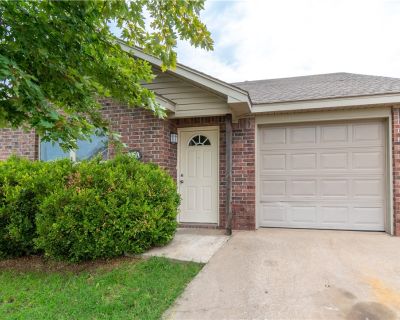 905 Meghan Court A. Property for Rent in Siloam Springs, AR for $1,350 with 3 bedrooms and 2 full baths. This 1,052 square foot property was built in 2007 on a lot size of 0.18.. Lovely 3 bedroom, 2 bathrooms, 1 car garage, newly painted duplex unit in a great location. We supply the refrigerator, washer and dryer. You won't beat this quality & location for the price.. Fencing None Parking Feat...