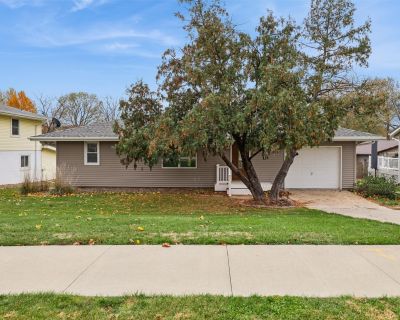 2 Bedroom 1BA 864 ft Single Family House For Sale in Pleasantville, IA