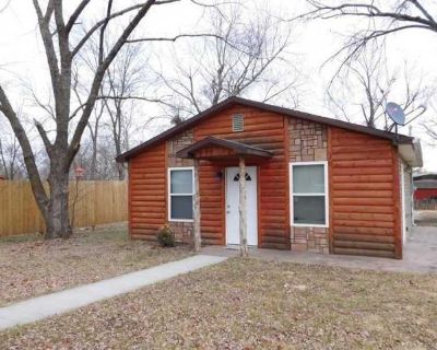 2 Bedroom 1BA 0 ft Apartment For Rent in Nevada, MO