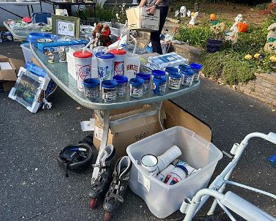 Multi-family Yard sale 11/1