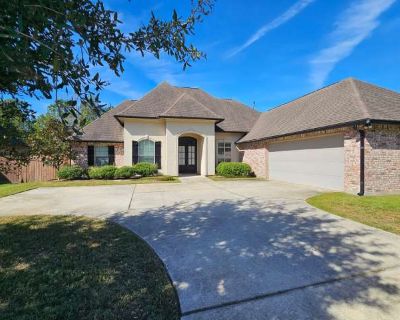 4 Bedroom 2.5BA 2418 ft Pet-Friendly Apartment For Rent in St. Tammany County, LA