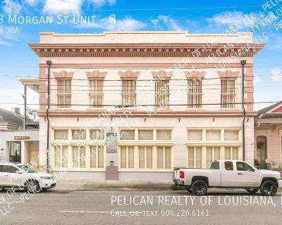 323 Morgan St Unit. Spacious 1740 Sq. ft. Central air and heat . ceiling fans, thermo pane windows and french doors. Well insulated. Secured gated property. Professionally managed. Secured gated parking option for each vehicle is $100. month. EV charging available. Easy non metered street parking in front of property Walk in closets. Full size washer and dryer Modern cabinet kitchen with granit...