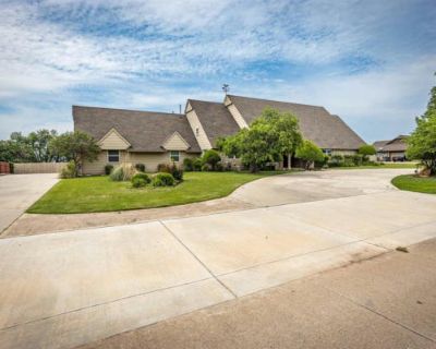 4 Bedroom 5300 ft Single Family Home For Sale in Lawton, OK