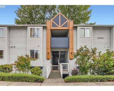 3 Bedroom 2BA 1089 ft Condominium For Sale in BEAVERTON, OR