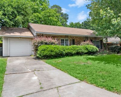 3 Bedroom 1BA 1550 ft Apartment For Rent in Houston, TX
