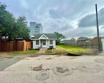 2 Bedroom 1BA 648 ft Single Family House For Sale in Houston, TX