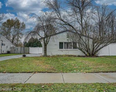 3 Bedroom 1BA 969 ft Single Family Home For Sale in YPSILANTI, MI