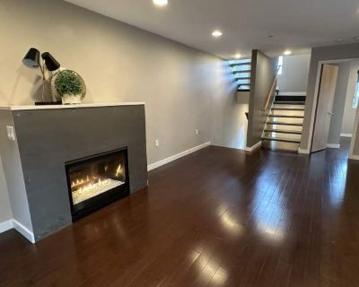 Beacon Hill Townhouse. A perfect balance of great food, thriving tech, and the arts, all in the midst of lush, green nature. In unit laundry Patio / balcony Dishwasher Pet friendly Parking Stainless steel Unit Amenities dishwasher fireplace in unit laundry microwave oven patio / balcony range refrigerator stainless steel Property Amenities pet friendly parking cats allowed dogs allowed. Pets al...