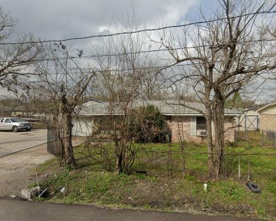2 Bedroom 1BA 979 ft Single Family House For Sale in Baytown, TX
