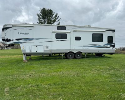 2022 Palomino Columbus C-Series 379MBC