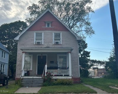 4 Bedroom 1BA 1329 ft Single Family House For Sale in Cleveland, OH