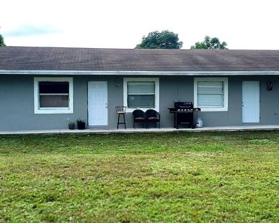 SW 44th Ter. Centrally located and recently renovated duplex with 3 bedrooms 1 bathroom in each unit for rent. Suitable for young families, couples and corporate singles. This Duplex is carefully maintained with the tenant in mind. Exterior freshly painted, bathroom upgrades and paved parking space. No Pets Allowed.\r\n\r\nFor showing please contact Heather Munroe at 347-348-8490 Monday - Frida...