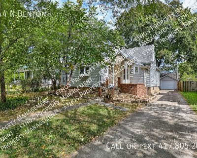 3 Bedroom 2BA 1425 ft Pet-Friendly Single-family home For Rent in Springfield, MO