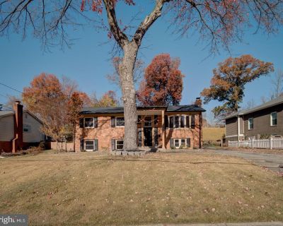 5 Bedroom 3BA 2104 ft Apartment For Rent in Woodbridge, VA