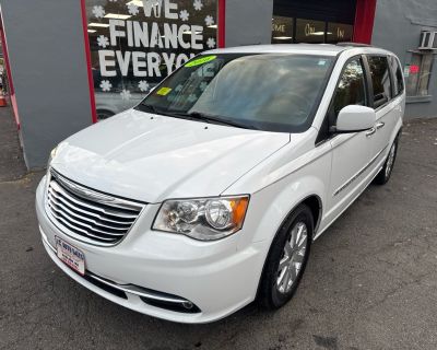 Used 2016 Chrysler Town & Country Touring 2WD Automatic