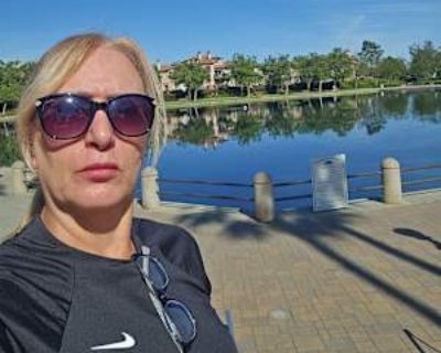 Budget: $1,000 per month. Ready to move: now. Looking for myself. Quarto individual, com vaga para carro..