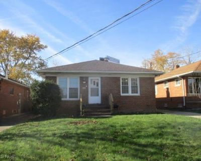 3 Bedroom 1BA 1064 ft Single Family Home For Sale in CLEVELAND, OH